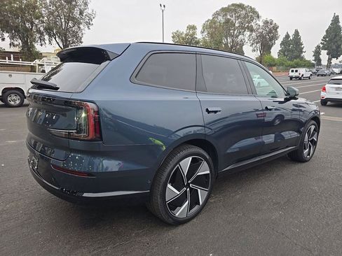 Used 2025 Volvo EX90 Ultra AWD/4WD image 3
