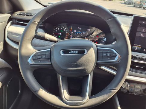 Used 2023 Jeep Compass Latitude AWD/4WD image 27