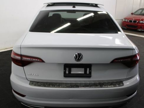 Used 2019 Volkswagen Jetta R-Line w/ R-Line Cold Weather Package FWD image 10