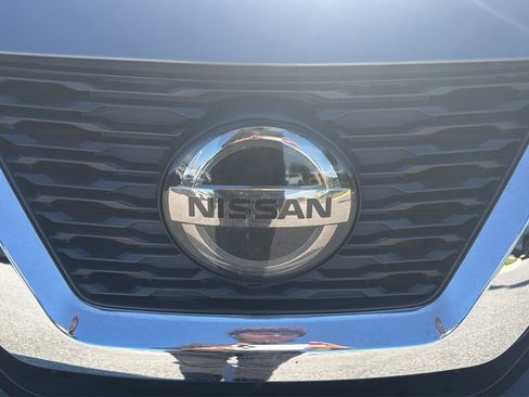 Used 2020 Nissan Rogue SV FWD image 46