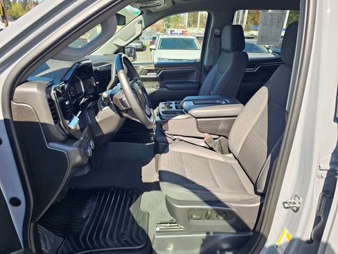 Certified 2024 Chevrolet Silverado 1500 LT w/ Z71 Off-Road Package AWD/4WD image 19