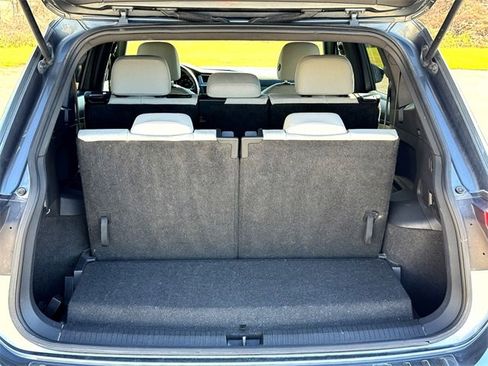 Certified 2020 Volkswagen Tiguan SE image 10