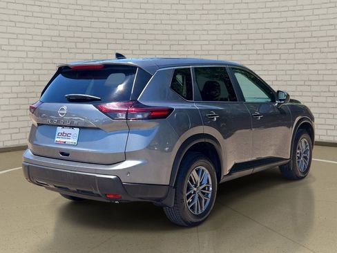 Certified 2025 Nissan Rogue S FWD image 5