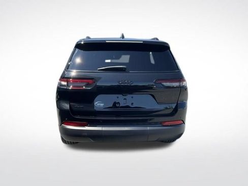 Used 2025 Jeep Grand Cherokee L Altitude AWD/4WD image 15