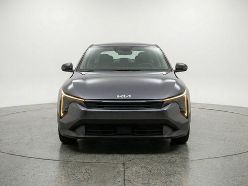 Used 2025 Kia K4 LXS image 2