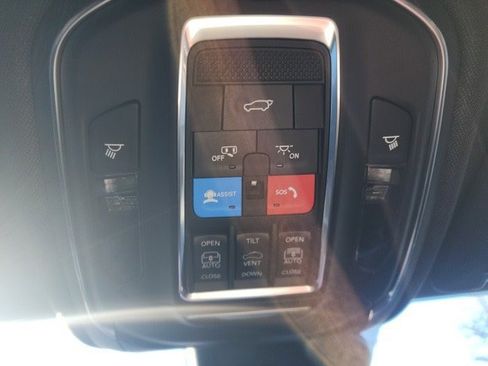 New 2025 Jeep Grand Cherokee Limited image 10