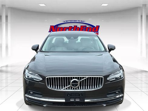 Used 2021 Volvo S90 T6 Inscription image 2