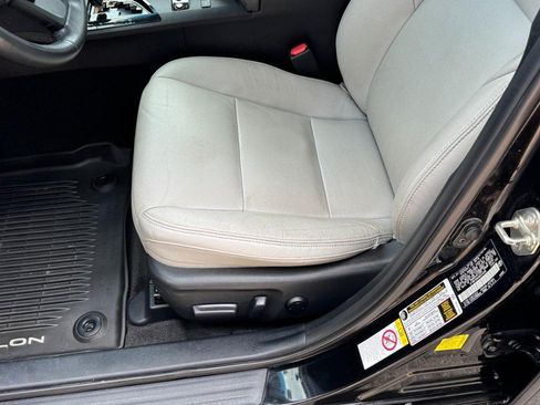 Used 2017 Toyota Avalon XLE w/ All Weather Liner Package FWD image 23