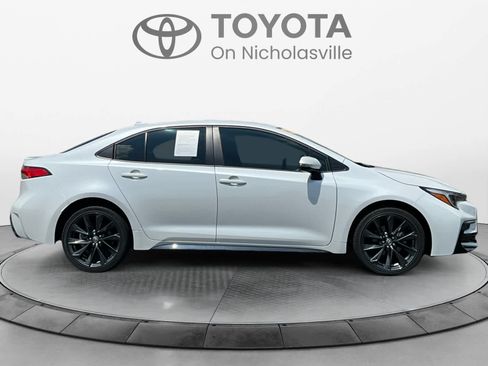 Used 2025 Toyota Corolla SE FWD image 6
