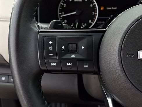 Used 2023 Nissan Pathfinder SL AWD/4WD image 25