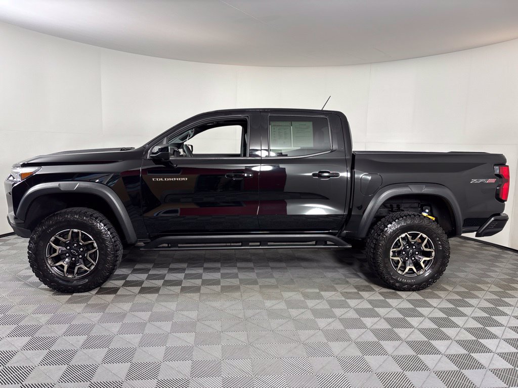 Certified 2024 Chevrolet Colorado ZR2 w/ ZR2 Convenience Package III AWD/4WD image 16