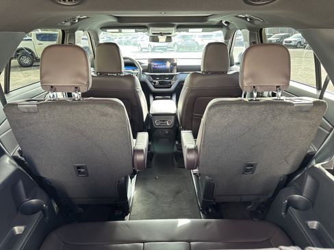 New 2026 Ford Explorer Platinum image 19