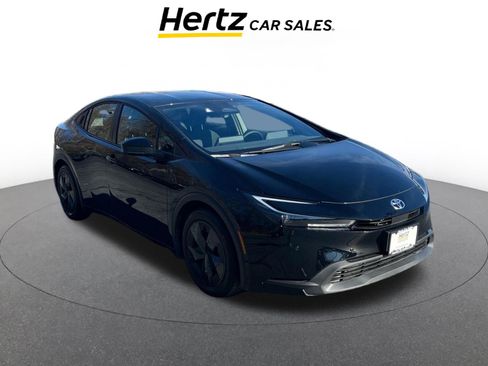 Used 2025 Toyota Prius LE image 1