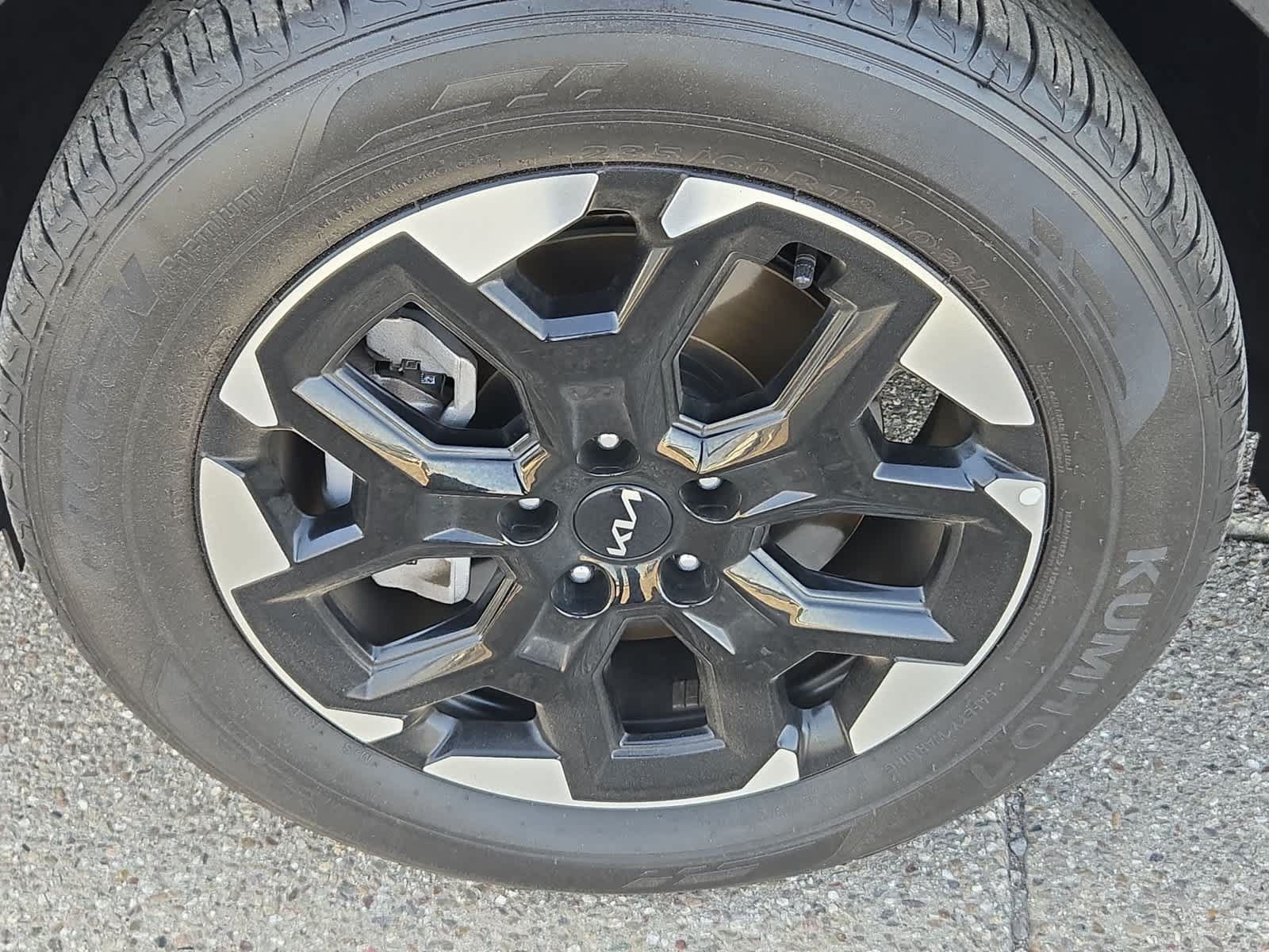 Used 2024 Kia Sorento S w/ Panoramic Sunroof Package FWD image 14