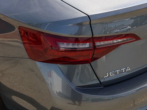 Used 2024 Volkswagen Jetta SE FWD image 7