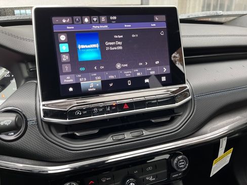 New 2026 Jeep Compass Latitude image 27