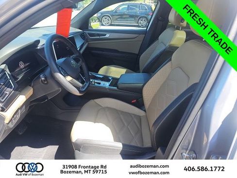 Used 2024 Volkswagen Atlas Cross Sport SE w/ Panoramic Sunroof Package AWD/4WD image 7