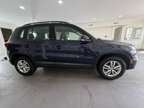 Used 2016 Volkswagen Tiguan S image 11