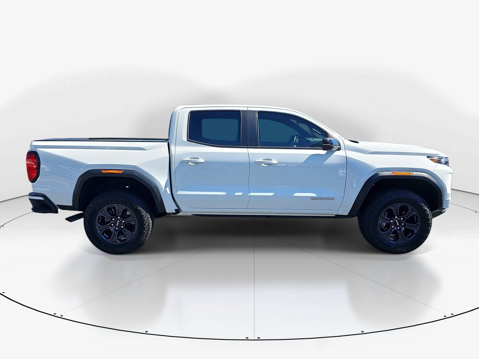 Used 2025 GMC Canyon Elevation RWD image 2