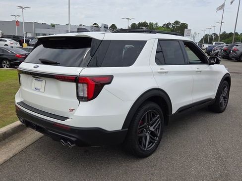 Used 2025 Ford Explorer ST w/ Sun And Sound Package RWD image 13