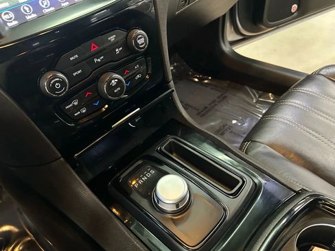 Used 2018 Chrysler 300 S w/ 300S Premium Group image 12