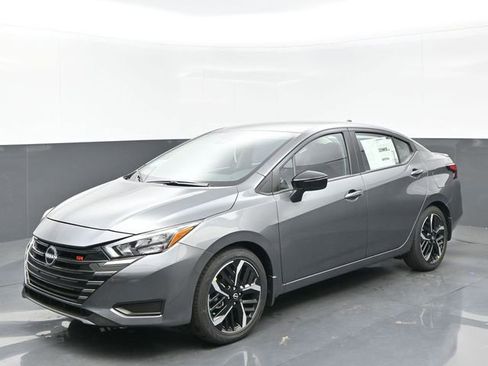 New 2025 Nissan Versa SR w/ Trunk Package FWD image 1
