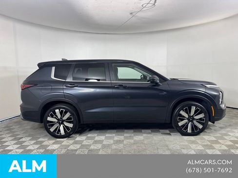 Used 2025 Mitsubishi Outlander SE FWD image 5