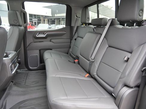 New 2026 GMC Sierra 1500 SLT w/ SLT Premium Plus Package image 33