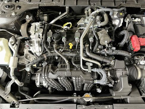 Used 2025 Nissan Altima 2.5 SV FWD image 31