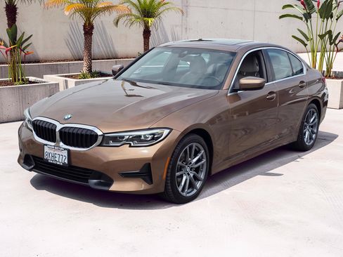 Used 2019 BMW 330i Sedan w/ Premium Package RWD image 4