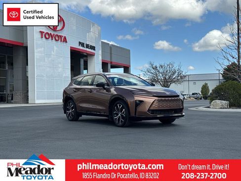 Certified 2025 Toyota Crown Signia AWD/4WD image 1
