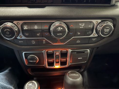 Used 2026 Jeep Gladiator Sport AWD/4WD image 16