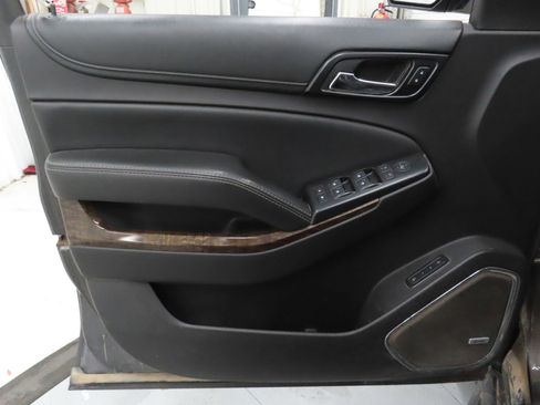 Used 2017 Chevrolet Suburban LT AWD/4WD image 6