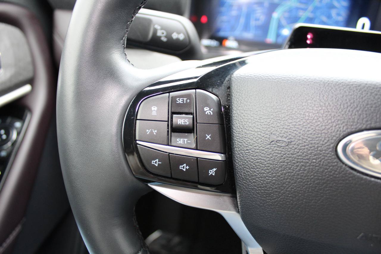 Used 2025 Ford Explorer Platinum w/ LUX Leather Package AWD/4WD image 53