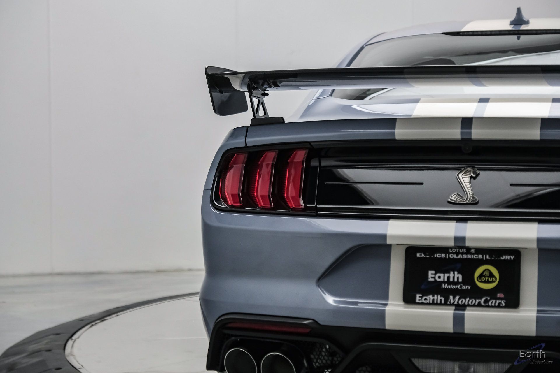 Used 2022 Ford Mustang Shelby GT500 w/ Carbon Fiber Track Pack RWD image 17