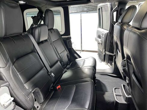 Used 2020 Jeep Wrangler Unlimited Sahara AWD/4WD image 13