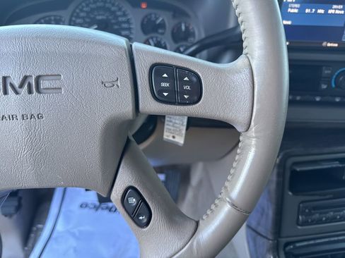 Used 2004 GMC Yukon XL Denali image 14