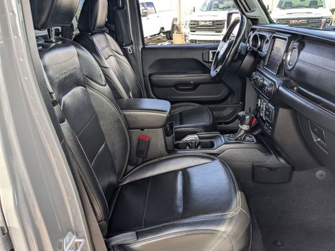 Used 2020 Jeep Gladiator Overland image 25