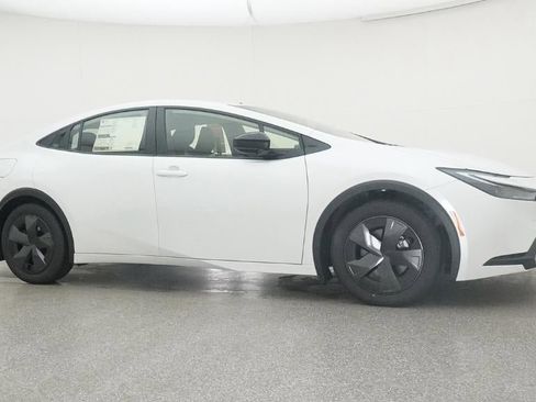 New 2025 Toyota Prius Plug-In Hybrid FWD image 28