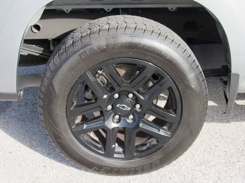 Used 2025 Chevrolet Silverado 1500 RST RWD image 9