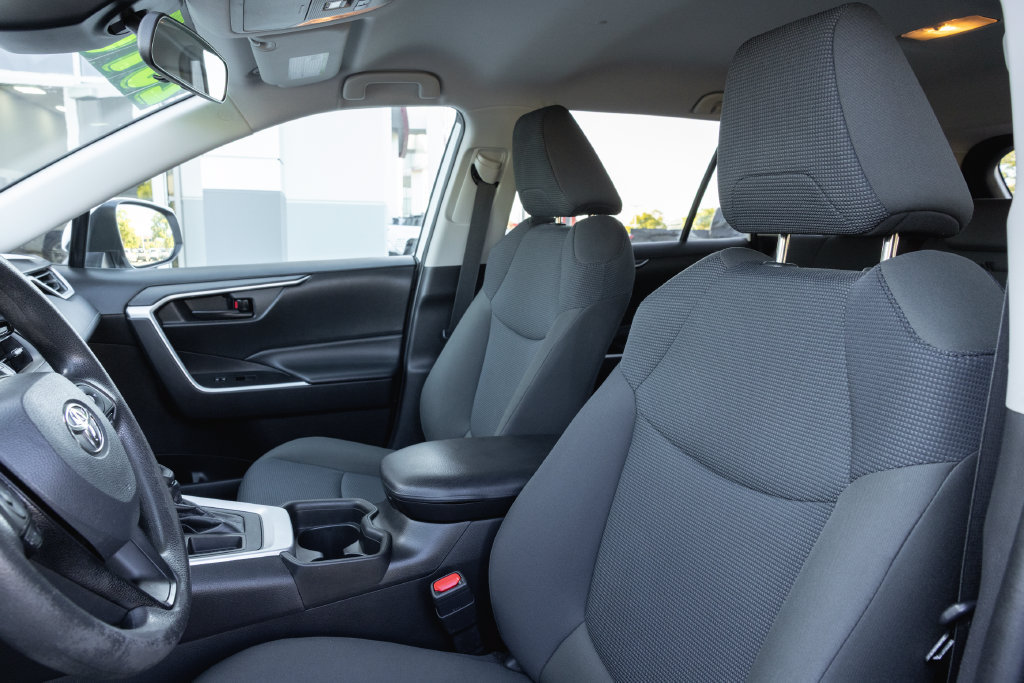 Certified 2021 Toyota RAV4 LE FWD image 11