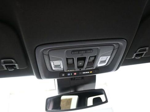 Used 2022 Chevrolet Silverado 1500 High Country AWD/4WD image 12