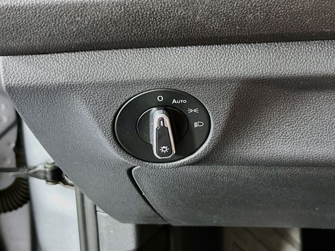 Used 2023 Volkswagen Jetta SE FWD image 10