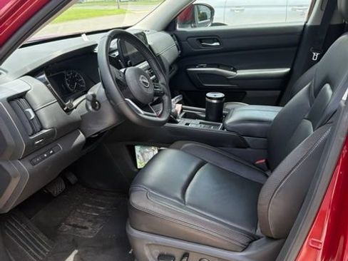 Used 2022 Nissan Pathfinder SL FWD image 5