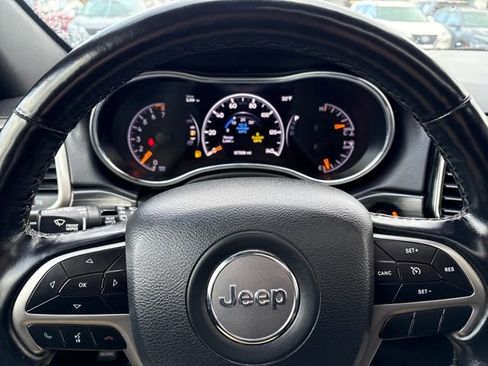 Used 2020 Jeep Grand Cherokee Altitude image 22