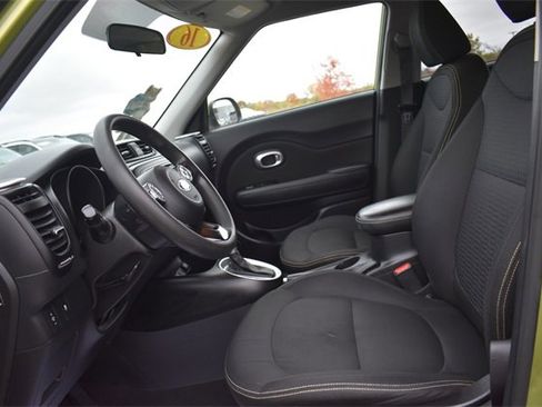 Used 2016 Kia Soul + image 20