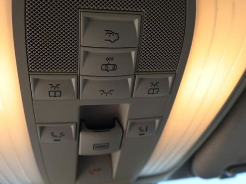 Used 2015 Mercedes-Benz E 400 4MATIC Sedan w/ Lighting Package image 30