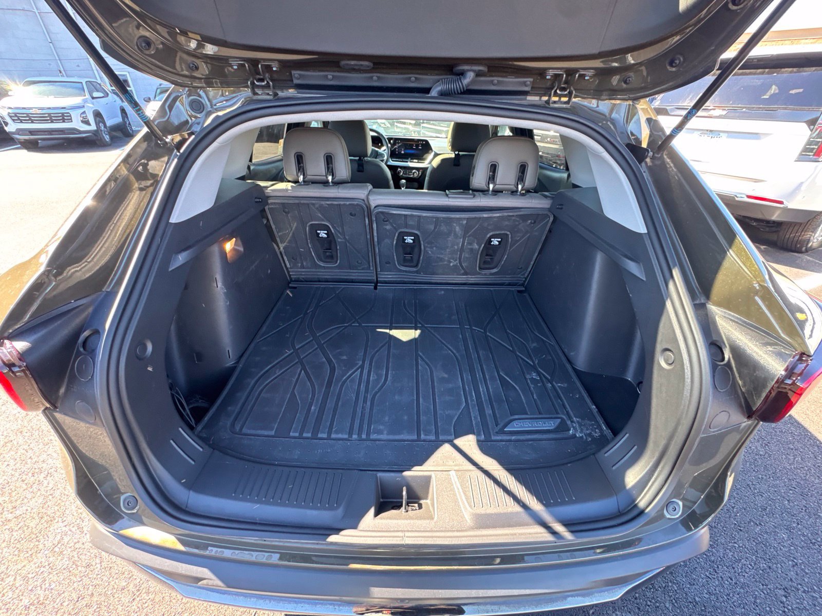 Used 2024 Chevrolet Trax ACTIV w/ Sunroof Package FWD image 28