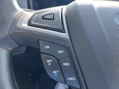 Used 2018 Ford Fusion SE w/ Fusion SE Technology Package FWD image 24