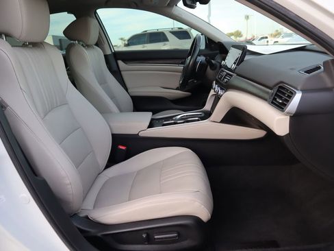 Used 2021 Honda Accord Touring image 19